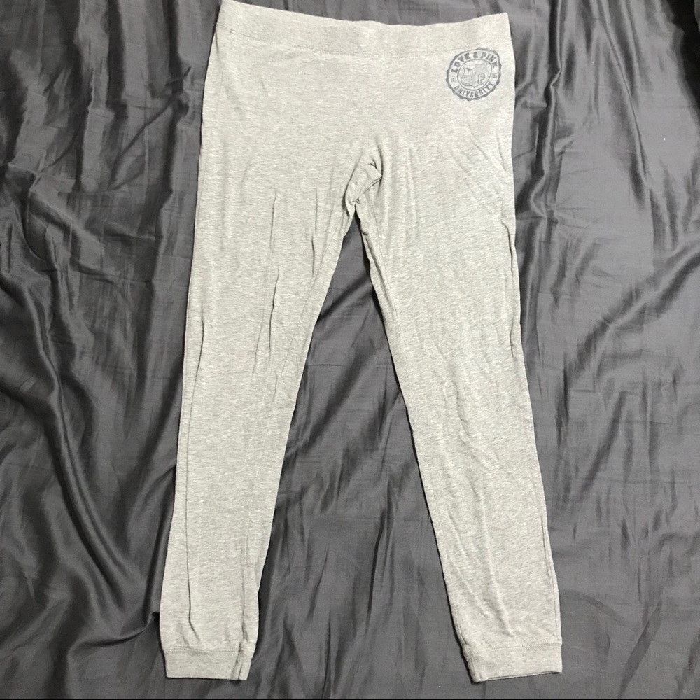 [SOLD] PINK Victoria’s Secret sleep leggings